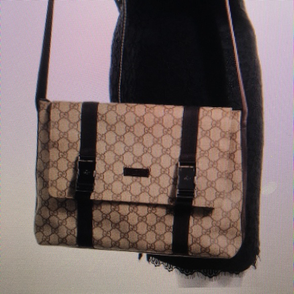 👜Authentic Gucci Large Monogram 👜 - Picture 1 of 8